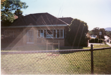 Photograph, Maternal & Child Health Centre, Mitcham, 1998