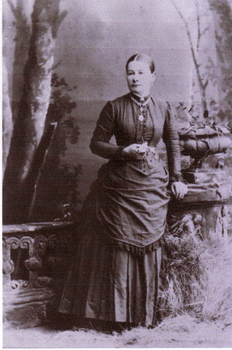 Black and white photo of Grace Begg, born 15/9/1857.
