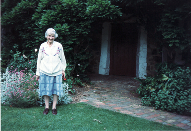 Doris Evans at Schwerkolt Cottage