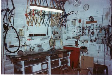 Photograph, Rob's Cycles Shop, 4/09/1999 12:00:00 AM