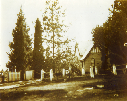  St. Lukes Church and Memorial Machine Gun, Vermont C.1930, 