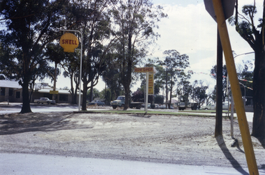 Shell Service Station (since replaced by Convenience Store) on corner of Boronia & Canterbury Roads, Vermont