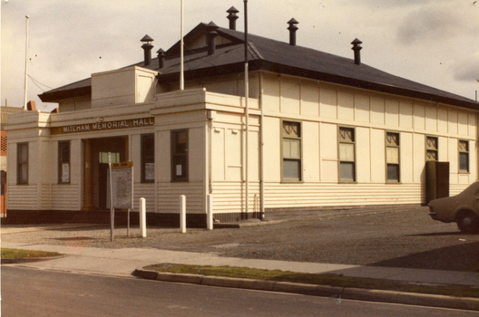 Mitcham Memorial Hall in Whitehorse Road, Mitcham, since demolished.