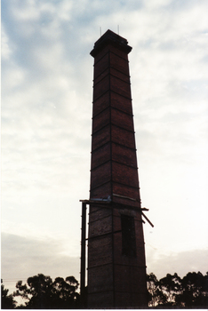 Vitclay Chimney, prior to demolition in 1995. Springfield Road, Blackburn North.