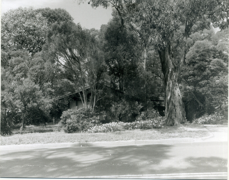Exterior of 7 Deep Creek Road, Mitcham.