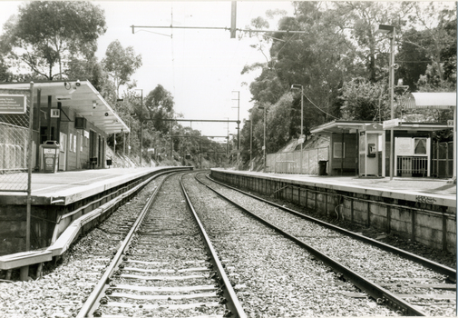 Heatherdale Railway Station, viewed from the Heatherdale Rail Crossing.