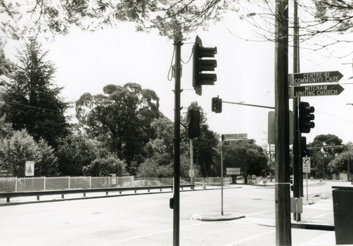 Corner of Doncaster East and Mitcham Roads facing grounds of Mitcham Primary School.