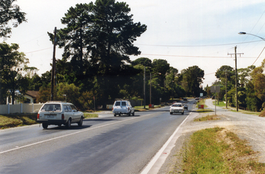 Mitcham Road looking South towards Mitcham. Ruby Street on left, William Street on right. 