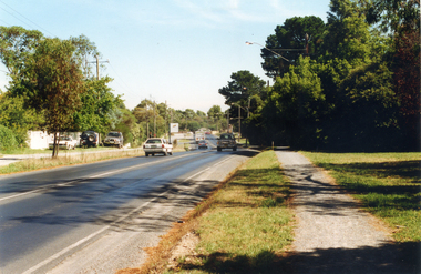 Mitcham Road looking towards Doncaster. Donvale Nursery on right at end of road.