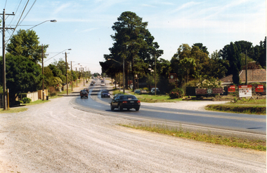 Mitcham Road looking towards Springvale Road Junction. Donvale Nursery on right.