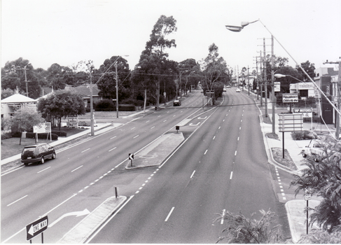 Whitehorse Road, Blackburn looking east. Taken from Pedestrian Overpass.