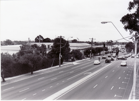 Whitehorse Road, Blackburn, looking west from pedestrian overpass