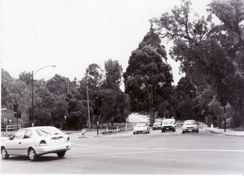 Blackburn Road, Blackburn looking north from Canterbury Road.