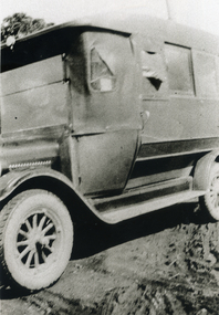 Photograph, Bus - Vermont to Mitcham, 1926