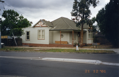 Photograph, Whitehorse Road, Mitcham No.427, 21/12/2001 12:00:00 AM