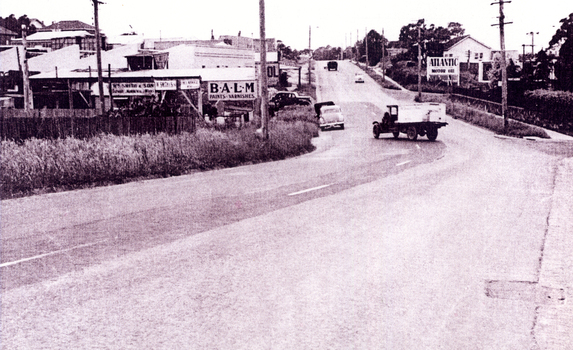 lack and white photograph of an ice cart on Burwood Road, East Burwood 