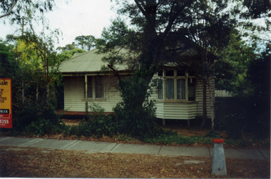 Photograph, Whitehorse Road Mitcham No.427, 2001