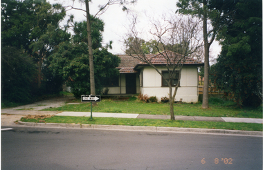 Photograph, Whitehorse Road, Mitcham No.712, 6/08/2002 12:00:00 AM
