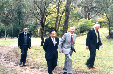 Photograph, Governor's Visit to Schwerkolt Cottage, 9/09/2002 12:00:00 AM