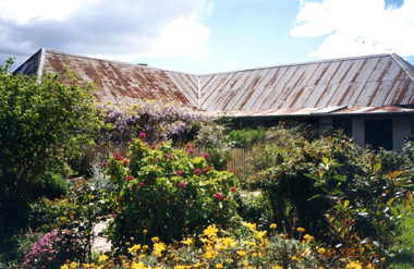 Photograph, Ziebell's Cottage, 8/10/2002 12:00:00 AM