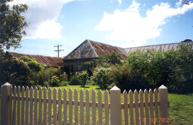 Photograph, Ziebell's Cottage, 8/10/2002 12:00:00 AM