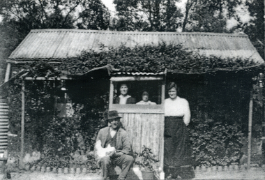 Photograph, Sam Williams Wattle and Daub Home, c1920