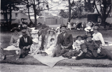 Photograph, Collier Family - St Kilda 1916
