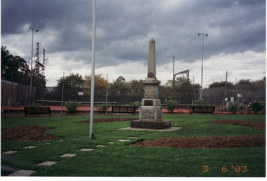 Photograph, Blackburn War Memorial, 1/06/2003 12:00:00 AM