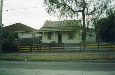 Photograph, 41 Rooks Rd., Mitcham, 1/06/2002 12:00:00 AM