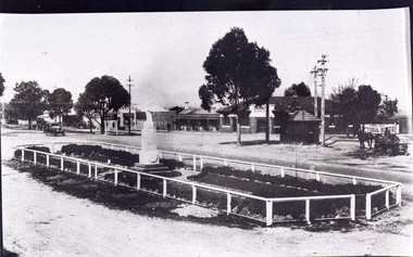 Photograph, Mitcham War Memorial