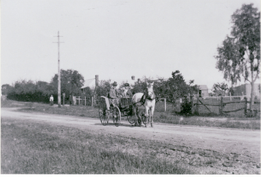 Photograph, Berwyn-Canterbury Road, 22/12/1916 12:00:00 AM