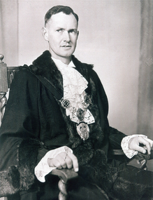 Photograph, Cr. Les Sutherland - Mayor