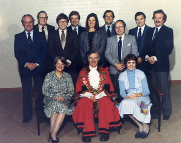 Photograph, Mayor & Councillors - Group Photo - 1980-1981, 22/08/2004 12:00:00 AM