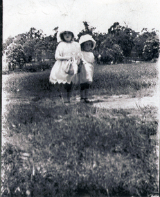 Photograph, Joyce & Elvie Johns, c1923