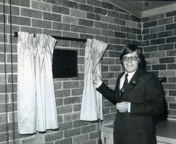 Photograph, Opening of Horticultural Centre by Cr.Bruce Atkinson, 14/03/1982 12:00:00 AM