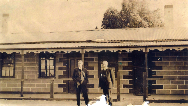 The old wing of the Reserve Hotel, Mitcham, in c1920.