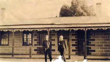 The old wing of the Reserve Hotel, Mitcham, in c1920.