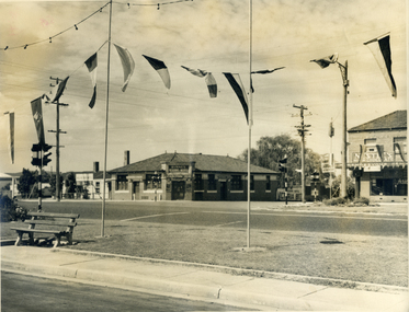 Mitcham Hotel  in 1954 from the north-west corner of the junction of Mitcham and Whitehorse Roads 