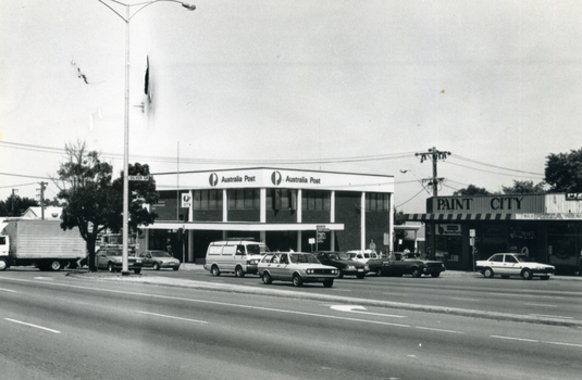 Australia Post building in Nunawading taken from the corner of Springvale Road and Shady Grove