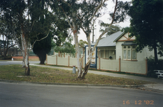 renovated old house at 427 Whitehorse Road, Mitcham. 2002 view from Whitehorse Road