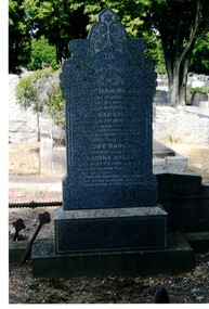Photo of the Rooks family tombstone