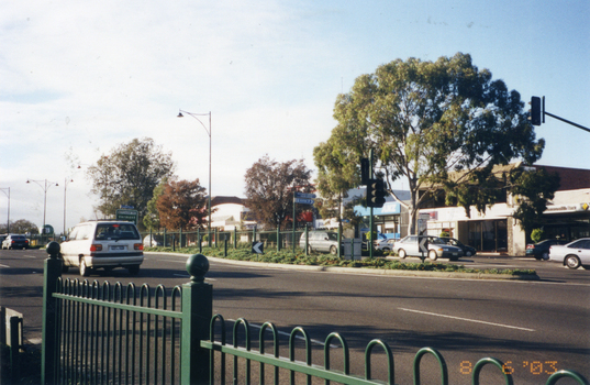 Whitehorse Road, Mitcham looking east. Taken 2003.