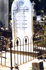 Tombstone of the Course Family.
