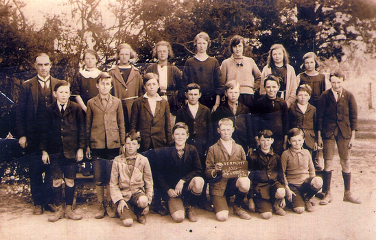 Grades 5 and 6 at the Vermont Primary School in 1924. 