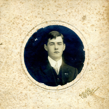 Ronald Peck, fruit grower in Tally Ho from 1920 - 1933|