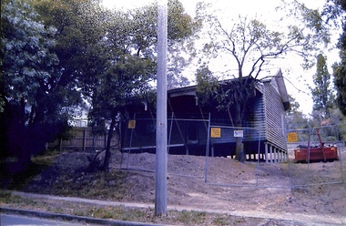 Old House in Mitcham in Burnett Street