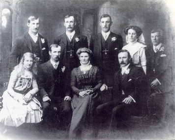 Edwards family of Forest Hill, taken in 1930.