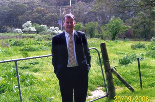 purchase of the horse paddocks by the Whitehorse Council in 2006. Victorian Minister for Planning, Rob Hull, attending