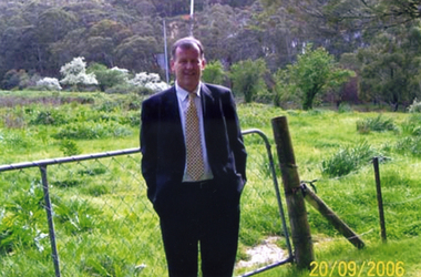purchase of the horse paddocks by the Whitehorse Council in 2006. Victorian Minister for Planning, Rob Hull, attending