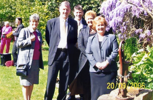 purchase of the horse paddocks by the Whitehorse Council in 2006. Victorian Minister for Planning, Rob Hull, attending
